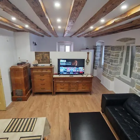 Apartma Nicole Διαμέρισμα *